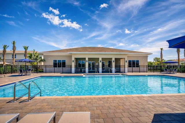 460 NE 4th Ln, Florida City, FL 33034