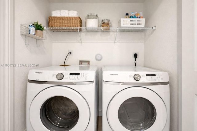 460 NE 4th Ln, Florida City, FL 33034