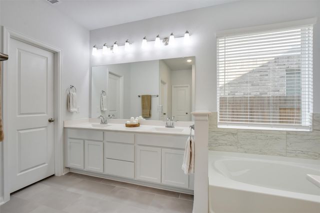 605 Oleander LOOP, Buda, TX 78610