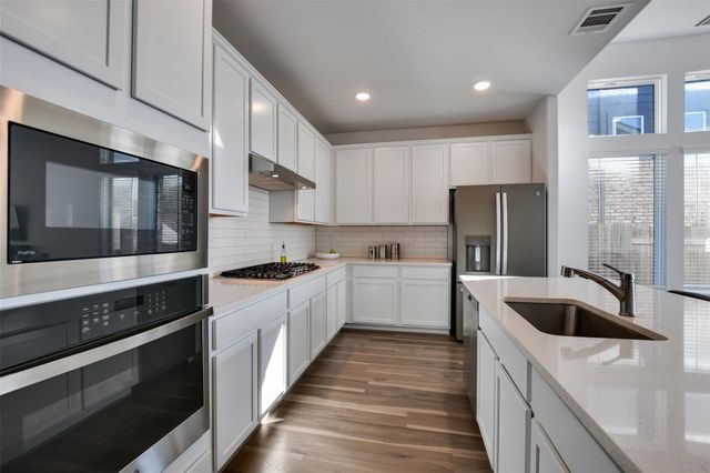 605 Oleander LOOP, Buda, TX 78610