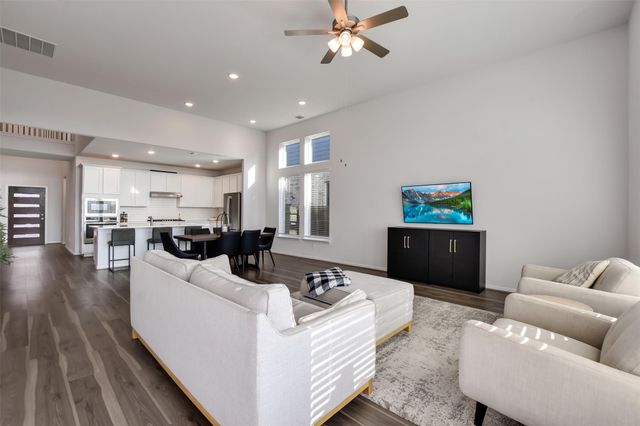 605 Oleander LOOP, Buda, TX 78610