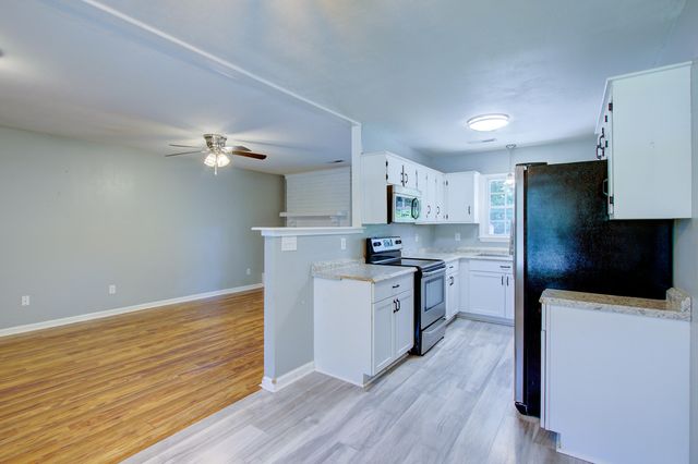 443 Robin Drive, Goose Creek, SC 29445