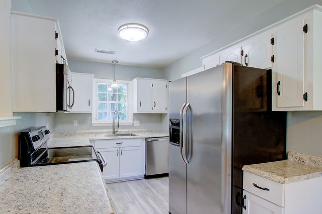 443 Robin Drive, Goose Creek, SC 29445