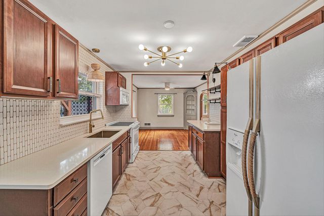 3337 Woodland DR, Roanoke, VA 24015