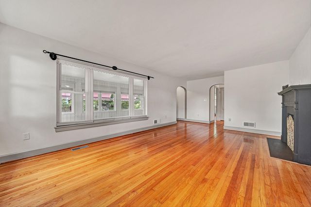 3337 Woodland DR, Roanoke, VA 24015