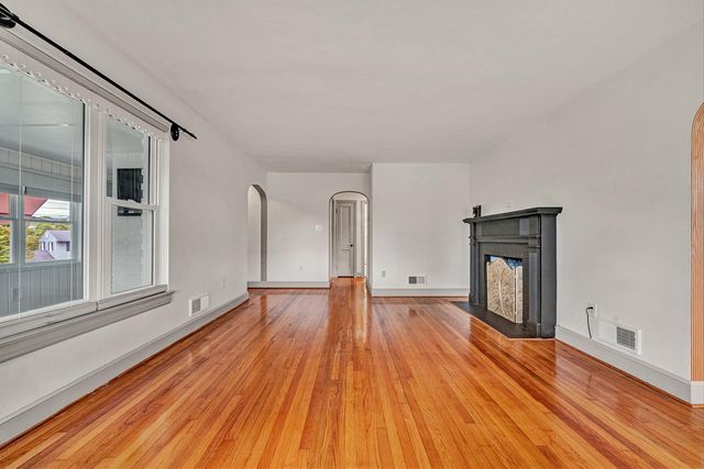 3337 Woodland DR, Roanoke, VA 24015
