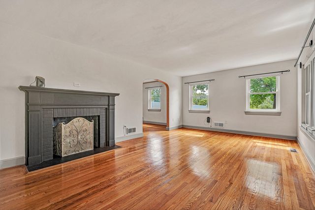 3337 Woodland DR, Roanoke, VA 24015