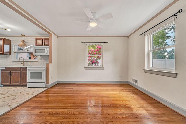 3337 Woodland DR, Roanoke, VA 24015