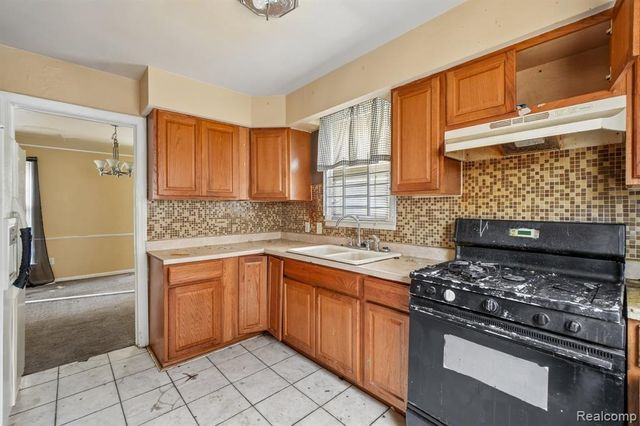5969 Cadieux Road, Detroit, MI 48224