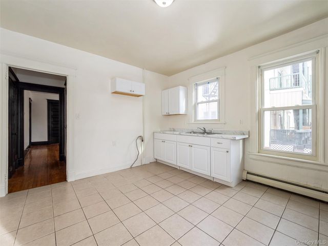 236 Mansion Street 1, Poughkeepsie, NY 12601