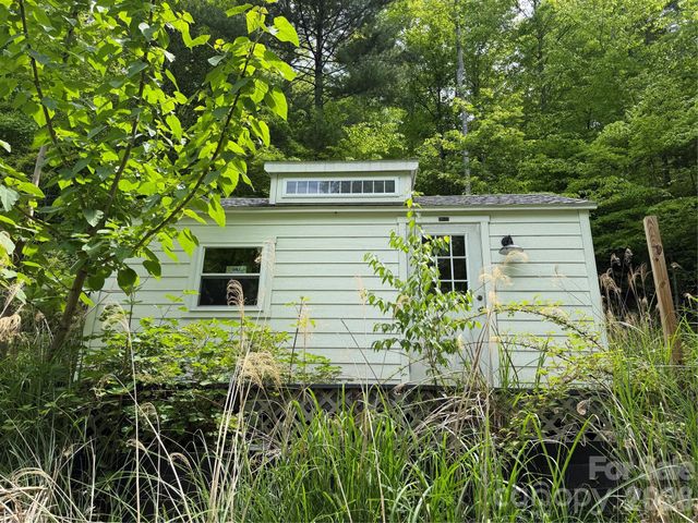 408 Arvil Gosnell Road, Marshall, NC 28753
