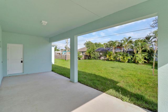 2361 SW Chateau Terrace, Port St Lucie, FL 34953