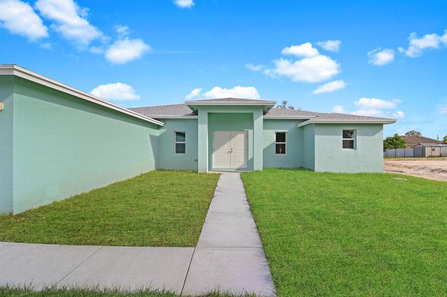 2361 SW Chateau Terrace, Port St Lucie, FL 34953