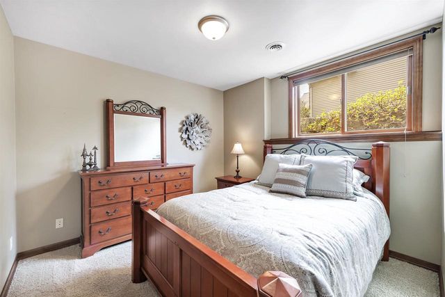 960 SPRINGFIELD DRIVE, De Pere, WI 54115
