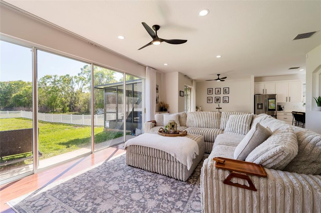 Image 23 of property listing at 212 EXCALIBUR COURT, Brandon, FL 33511