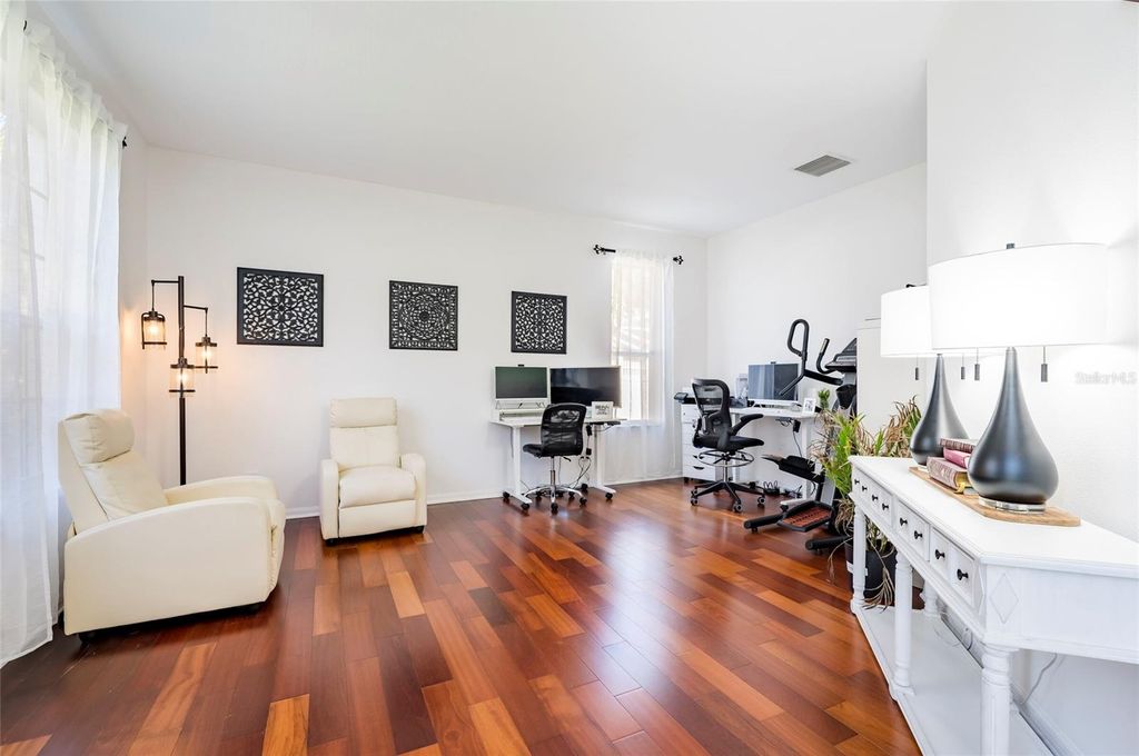 Image 25 of property listing at 212 EXCALIBUR COURT, Brandon, FL 33511