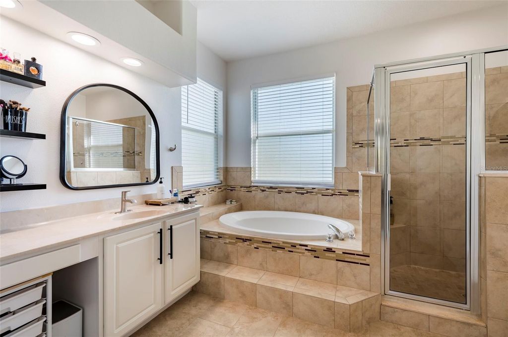 Image 36 of property listing at 212 EXCALIBUR COURT, Brandon, FL 33511