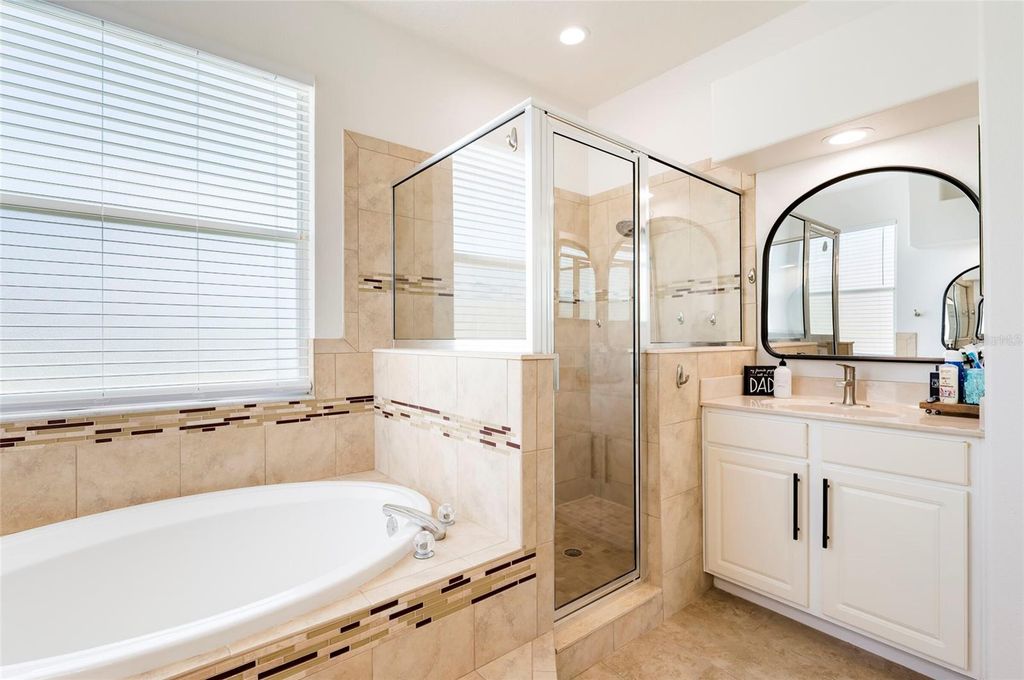 Image 37 of property listing at 212 EXCALIBUR COURT, Brandon, FL 33511