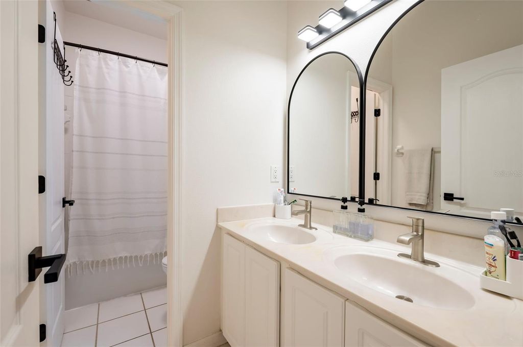 Image 42 of property listing at 212 EXCALIBUR COURT, Brandon, FL 33511