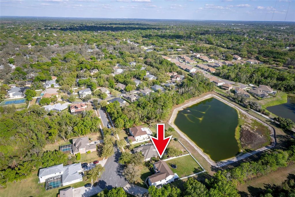 Image 6 of property listing at 212 EXCALIBUR COURT, Brandon, FL 33511