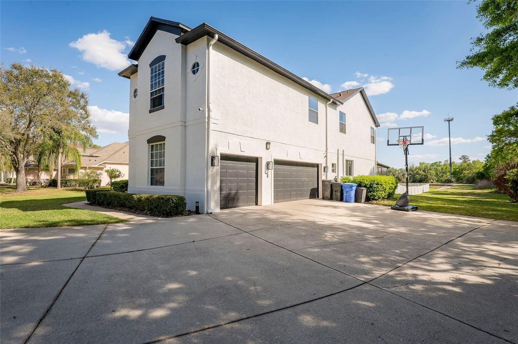 Image 51 of property listing at 212 EXCALIBUR COURT, Brandon, FL 33511