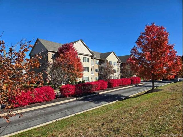 44 High Street 125, Chester, NY 10918