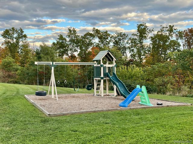 44 High Street 125, Chester, NY 10918