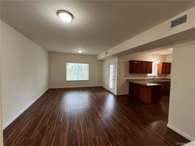 44 High Street 125, Chester, NY 10918