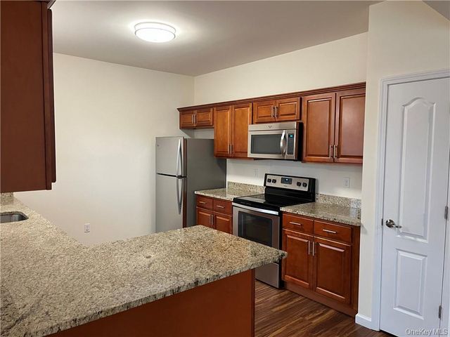 44 High Street 125, Chester, NY 10918
