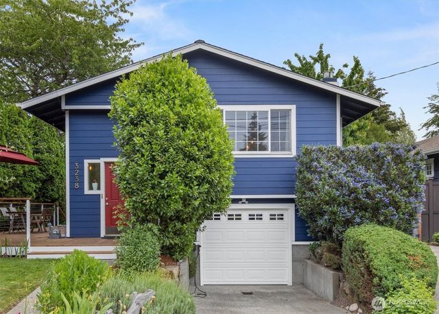 3238 Walnut Avenue SW, Seattle, WA 98116