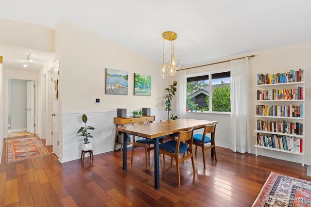 3238 Walnut Avenue SW, Seattle, WA 98116