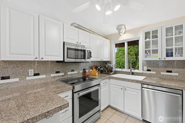 3238 Walnut Avenue SW, Seattle, WA 98116
