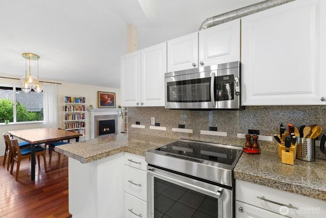3238 Walnut Avenue SW, Seattle, WA 98116