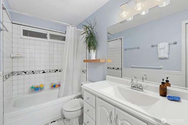 3238 Walnut Avenue SW, Seattle, WA 98116