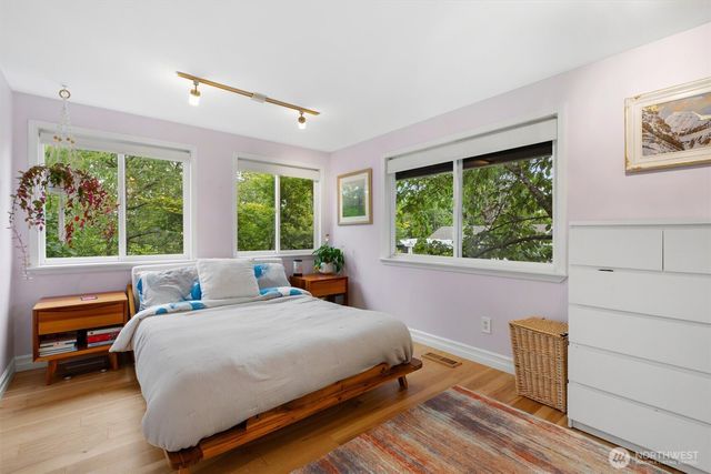 3238 Walnut Avenue SW, Seattle, WA 98116