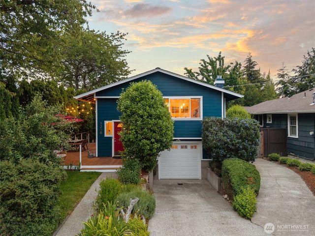 3238 Walnut Avenue SW, Seattle, WA 98116