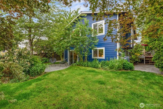 3238 Walnut Avenue SW, Seattle, WA 98116