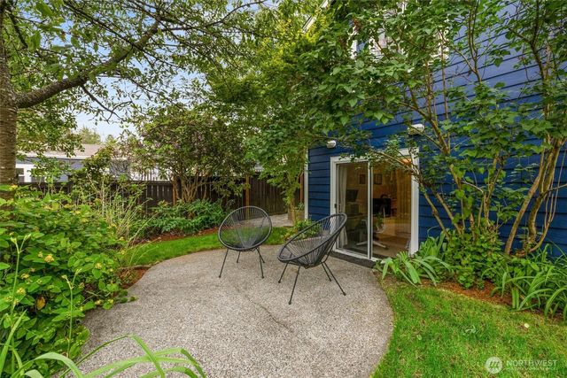 3238 Walnut Avenue SW, Seattle, WA 98116