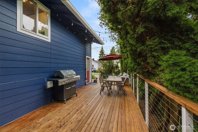 3238 Walnut Avenue SW, Seattle, WA 98116