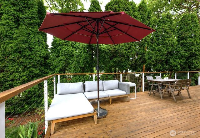 3238 Walnut Avenue SW, Seattle, WA 98116
