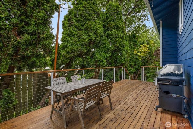 3238 Walnut Avenue SW, Seattle, WA 98116