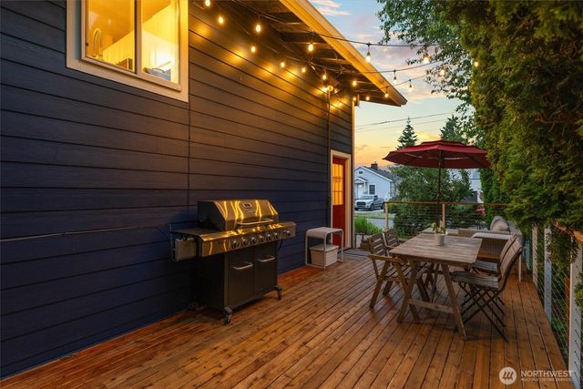 3238 Walnut Avenue SW, Seattle, WA 98116
