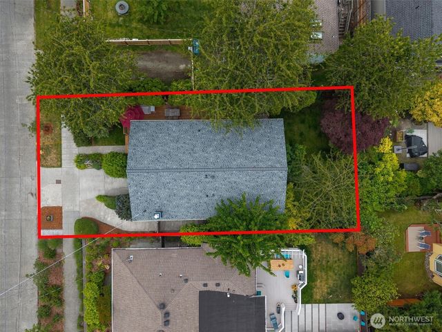 3238 Walnut Avenue SW, Seattle, WA 98116