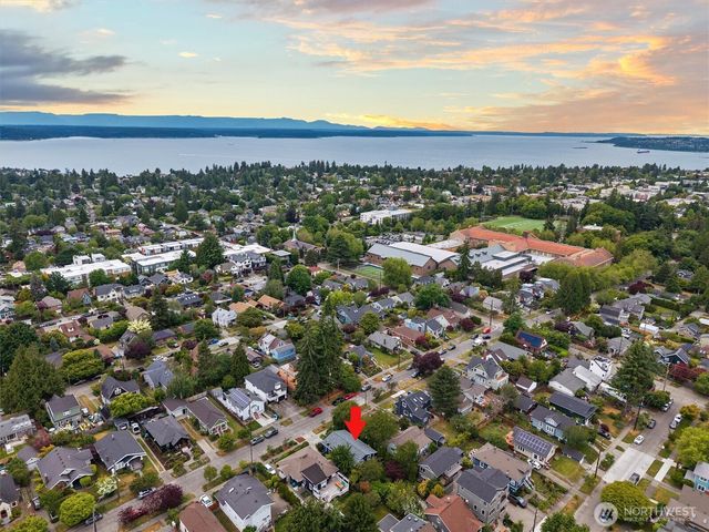 3238 Walnut Avenue SW, Seattle, WA 98116