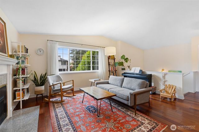 3238 Walnut Avenue SW, Seattle, WA 98116