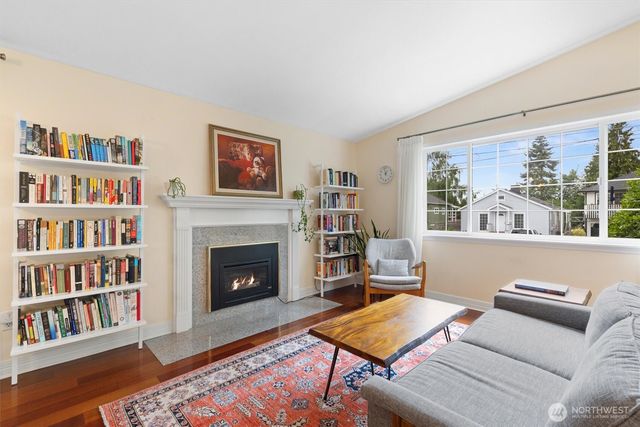 3238 Walnut Avenue SW, Seattle, WA 98116