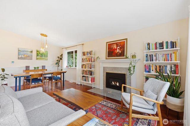 3238 Walnut Avenue SW, Seattle, WA 98116