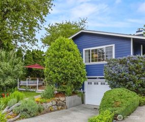3238 Walnut Avenue SW, Seattle, WA 98116