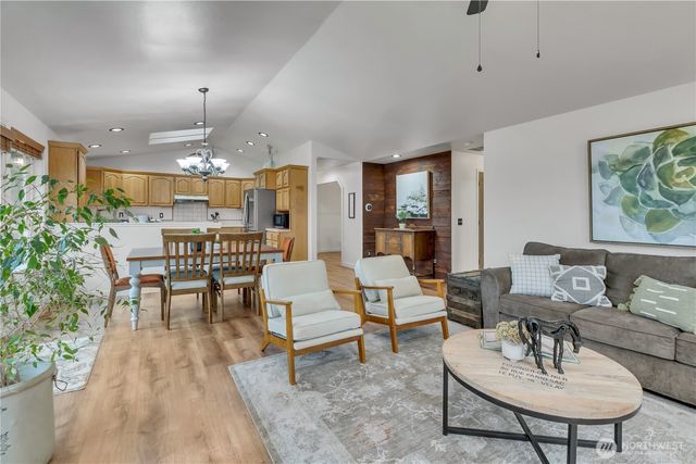 24421 SE 387th Street, Enumclaw, WA 98022