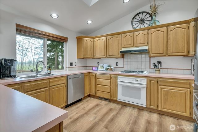 24421 SE 387th Street, Enumclaw, WA 98022